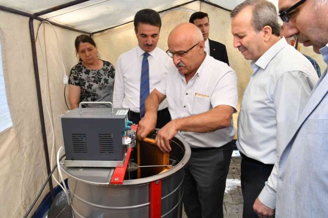 Isparta’da 205 dönüm lavanta tarlası arıcılık için uygun hale getirilecek