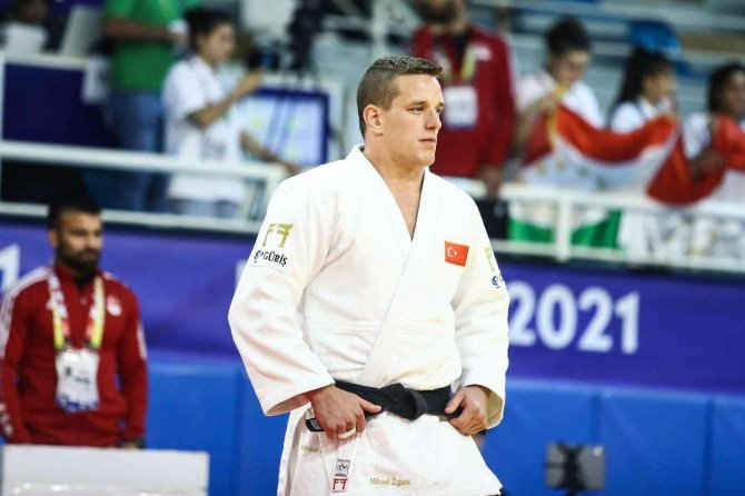 Judoda millilerden 4 altın, 2 bronz madalya