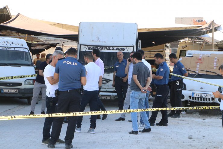 Pazar yerinde otomobili taradılar: 1 ölü