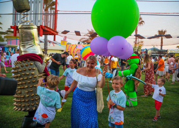 Antalya’da 48 ülkeden çocukların katılımıyla festival düzenlendi
