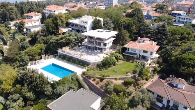 Halk TV Yönetim Kurulu Başkanının boğaz manzaralı villasına kaçak kat!