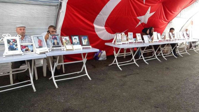 HDP ve PKK mağduru aileler bin 79 gündür evlat nöbetinde