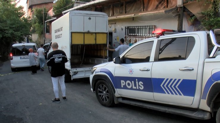 Kaçak tütün almaya gittikleri evde tartıştığı kardeşini öldürdü