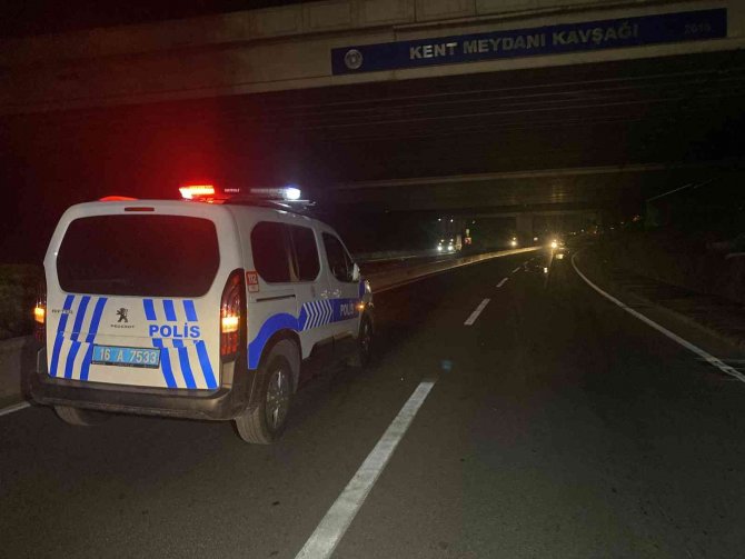 Motosikletten düştüler, yerde yardım beklerken otomobilin altında kaldılar: 2 ağır yaralı