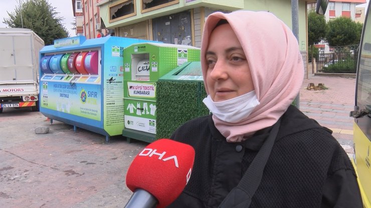 Renk değiştirmeyen trafik ışığı; yayaya kırmızı, araçlara hep yeşil