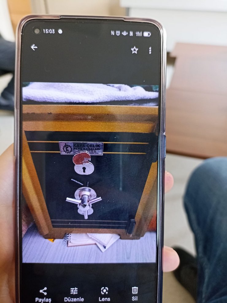 22 yıllık ev sahibinin anahtarını çoğaltıp kasasını boşalttı