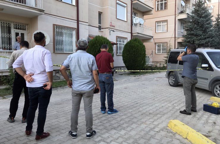 5 katlı binanın çatısından düşüp, ağır yaralandı, Konya'ya sevk edildi