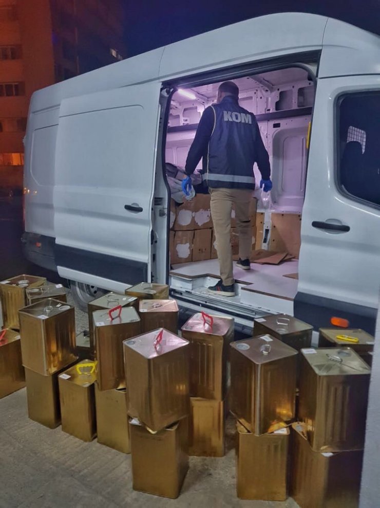 Ardahan'da 2 bin 800 kilo sahte bal ele geçirildi