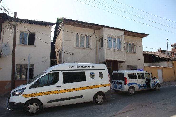 Bir haftada aynı evde iki kez soyuldu; hırsızlık anları kamerada