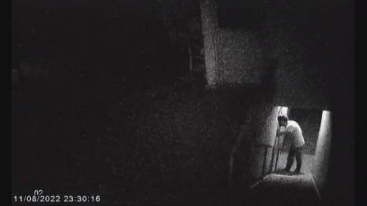 Bir haftada aynı evde iki kez soyuldu; hırsızlık anları kamerada