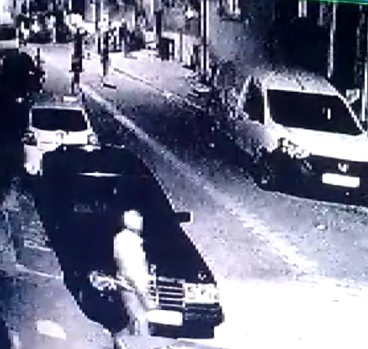 Esenyurt'ta hafif ticari aracın çarptığı kadının bacağı koptu