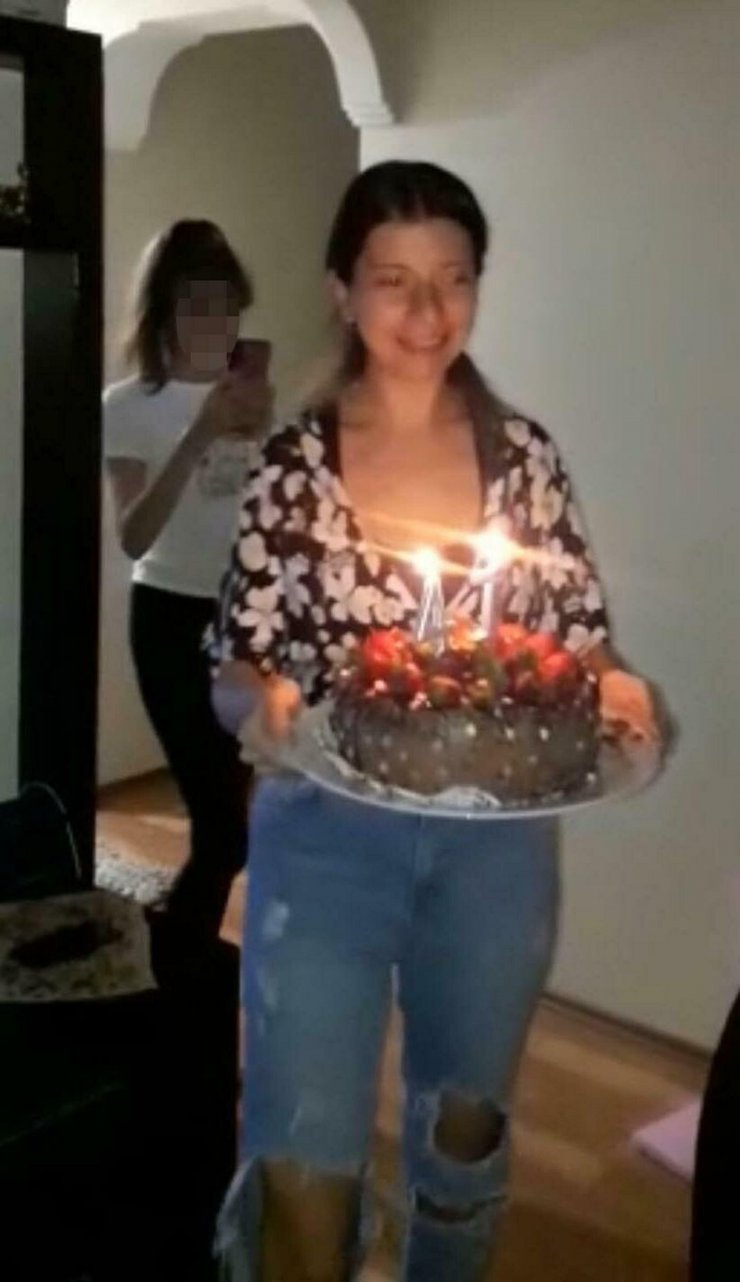 Ezgi'nin cinayet şüphelisinin bulunması için ilan bastırıp, sokaklara astılar