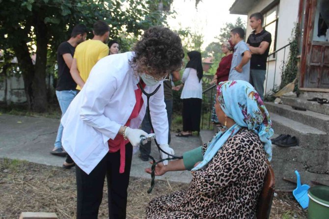 Mevsimlik fındık işçilerine kamp alanında sağlık