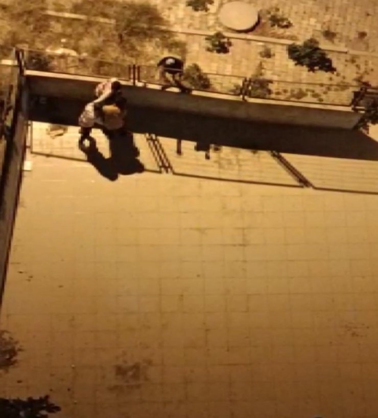 Uyuşturucu sattığını iddia ederek öldüresiye dövdüler