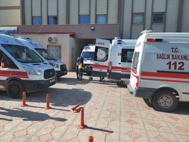 Adıyaman'da otomobil şarampole devrildi: 5 yaralı
