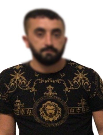 Bağcılar'da park yeri tartışmasında komşularını silahla yaraladı