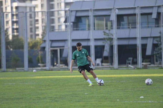 Bursaspor, yeni sezon hazırlıklarını sürdürdü