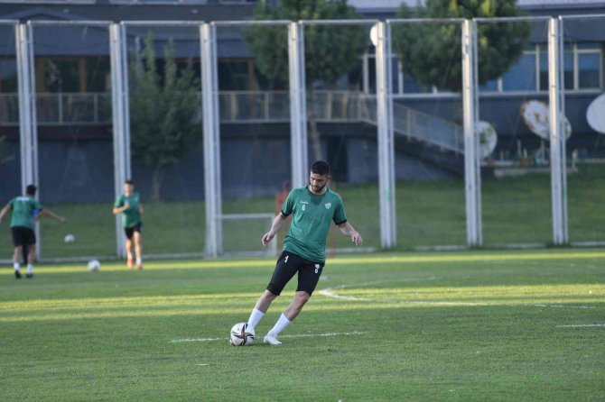 Bursaspor, yeni sezon hazırlıklarını sürdürdü