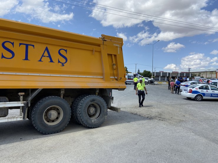 Cip, hafriyat kamyonuyla çarpıştı: 1 ölü, 3 yaralı