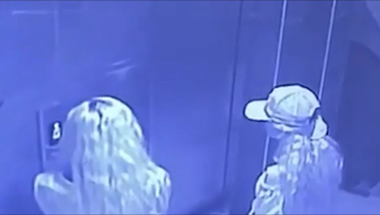 Evden çaldıkları para kasasını, bebek arabasına yükleyerek kaçtılar