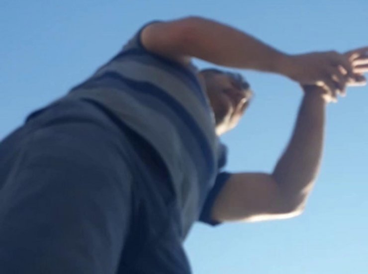 Öldüğünü zannettiği ayının saldırısına uğradı