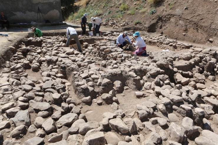Tunceli’de 5 bin 500 yıllık anıtsal yapı arkeolojik kazıyla gün yüzüne çıktı