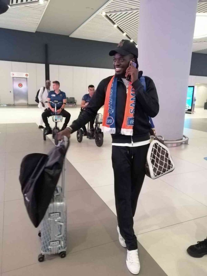 Bertrand Traore, İstanbul’a geldi