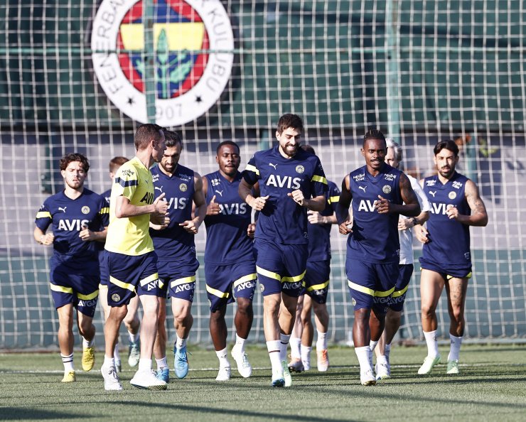 Fenerbahçe, Adana Demirspor mesaisine devam etti