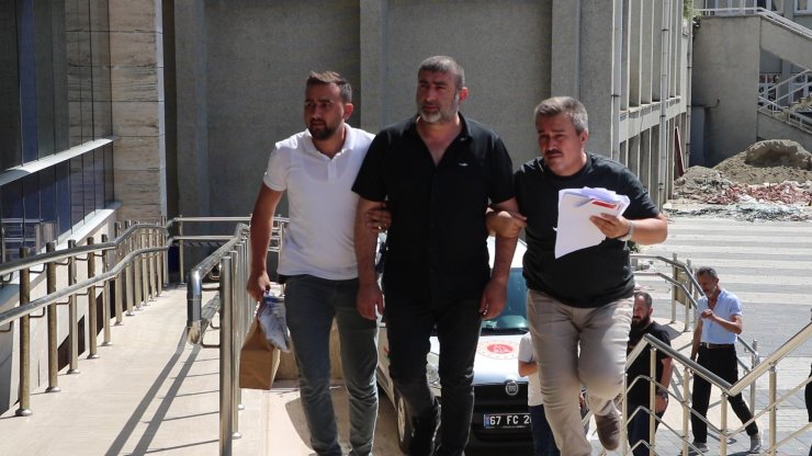 Gazino önündeki kavgada kan aktı!