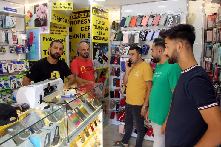 Polis-esnaf tartışması büyüdü, biber gazı devreye girdi