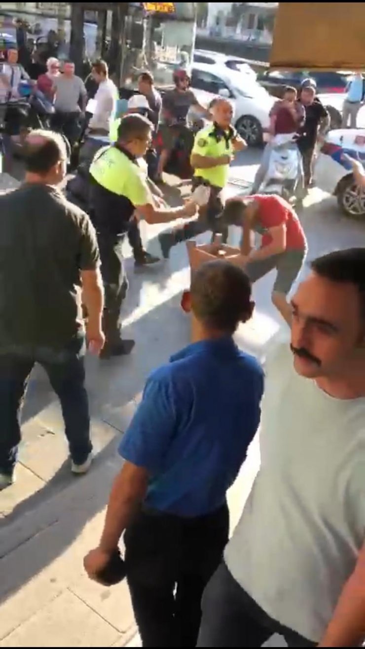 Polis-esnaf tartışması büyüdü, biber gazı devreye girdi