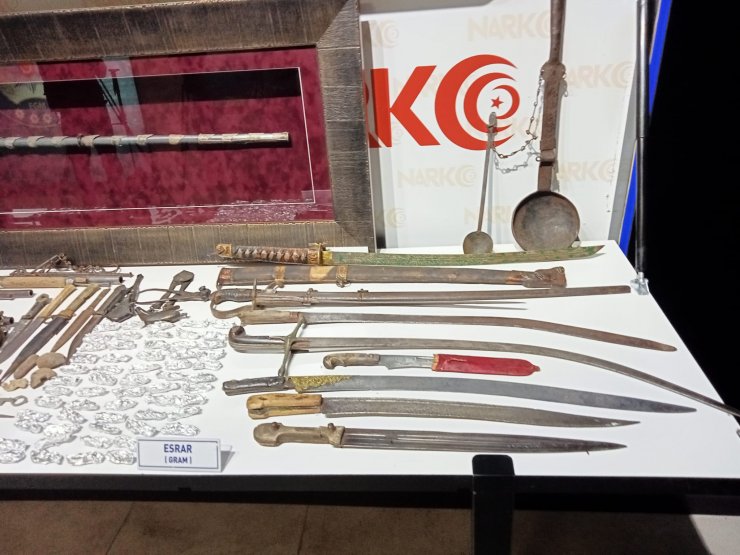 Uyuşturucu ile tarihi eser ele geçirildi