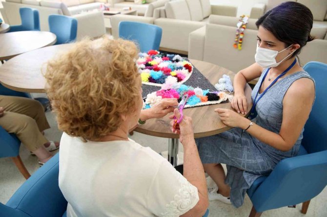 Alzheimer hastaları bu evde artık gece de konaklayabilecek
