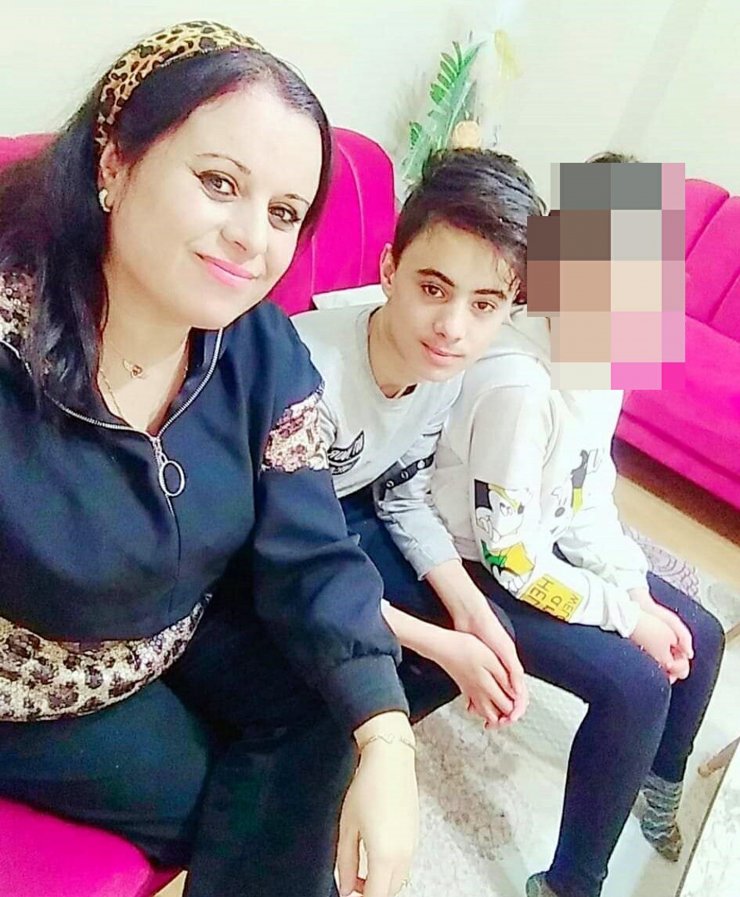 Anne ve oğlunun yaşamını yitirdiği kaza güvenlik kamerasında