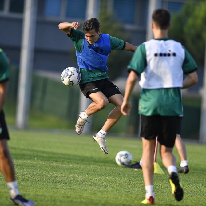 Bursaspor günü çift idmanla tamamladı