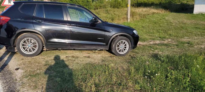 Hafif ticari araç ile cip çarpıştı: Sürücüler burnu bile kanamadan kurtuldu