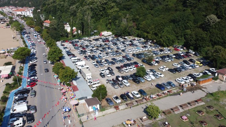 İnkum’da hafta sonu yoğunluğu; girişler kapatıldı