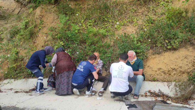 Kontrolden çıkan otomobil yan yattı: 3 yaralı