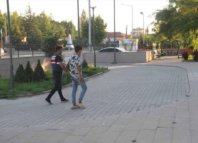 Konya'da kuzeninin ateşlediği tüfekten çıkan saçmaların isabet ettiği çocuk öldü