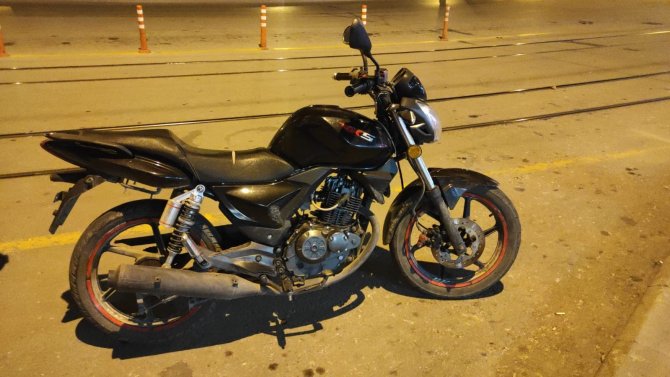 Motosiklet hırsızları yakalandı