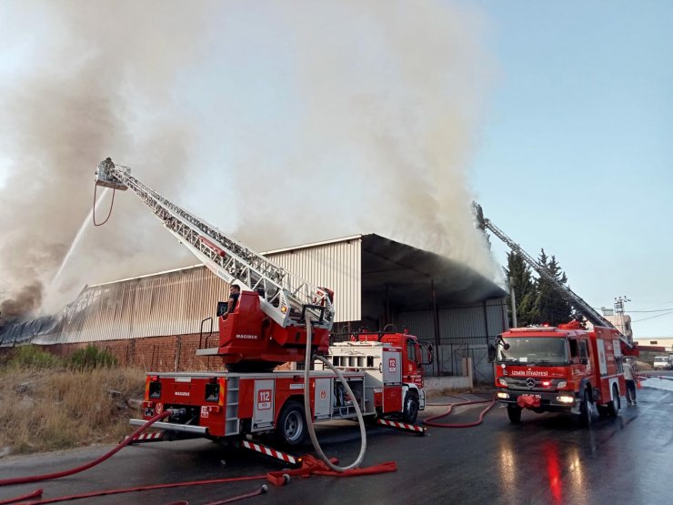 Plastik fabrikasında yangın