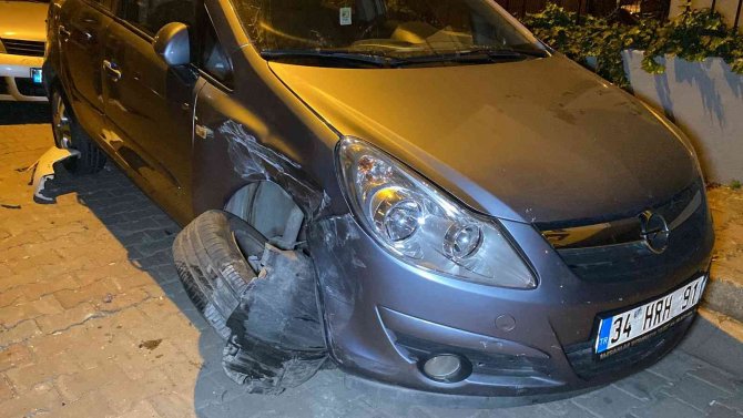 Polisten kaçan otomobil park halindeki araçlara çarptı