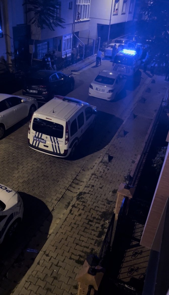 Polisten kaçan otomobil park halindeki araçlara çarptı