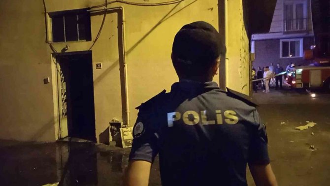 Rize’de elektrik panosunda çıkan yangın nedeniyle apartman tahliye edildi