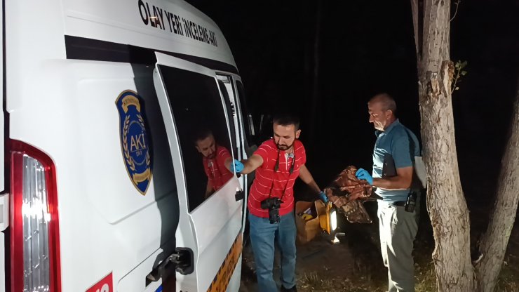 Silahını temizlerken kazara babaannesini vurdu