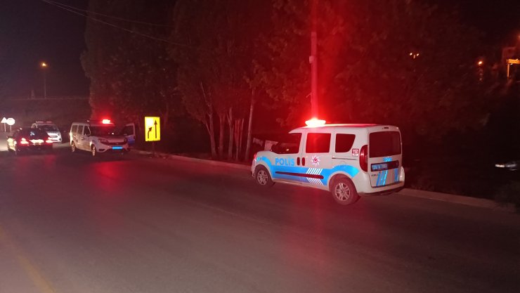 Silahını temizlerken kazara babaannesini vurdu