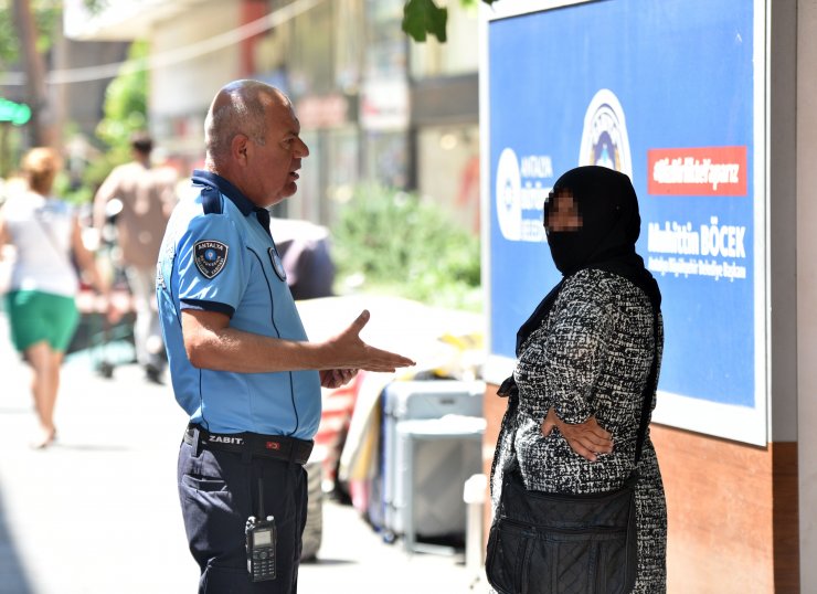 Antalya'da 4 bin 569 dilenciden 941'i yabancı çıktı