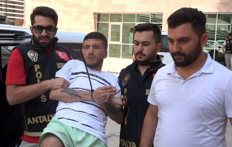 Çelik kasadaki 800 bin TL ile 3 milyon 200 bin TL’lik altını çalan 5 şüpheli yakalandı