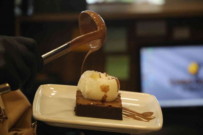 Kaliteli çikolatalı tatlıları müşterilerine sunmak için yola çıktı, marka olma yolunda ilerliyor