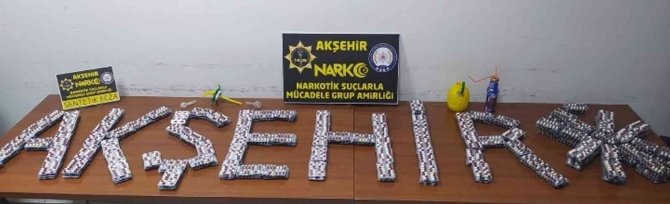 Konya'da valizden 6 bin adet uyuşturucu hap çıktı